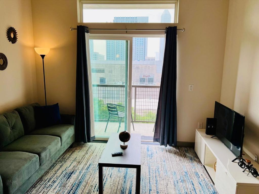 Downtown Apt Free Parking - Pool - Gym - Fully Kitchen Houston Ngoại thất bức ảnh