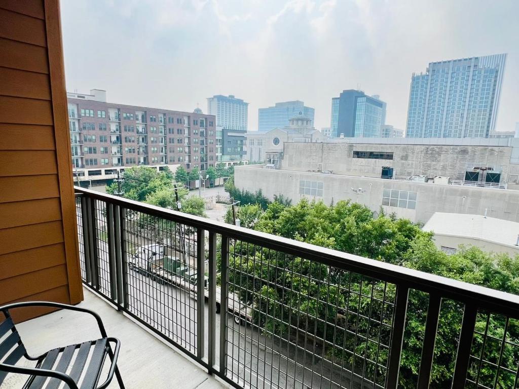 Downtown Apt Free Parking - Pool - Gym - Fully Kitchen Houston Ngoại thất bức ảnh