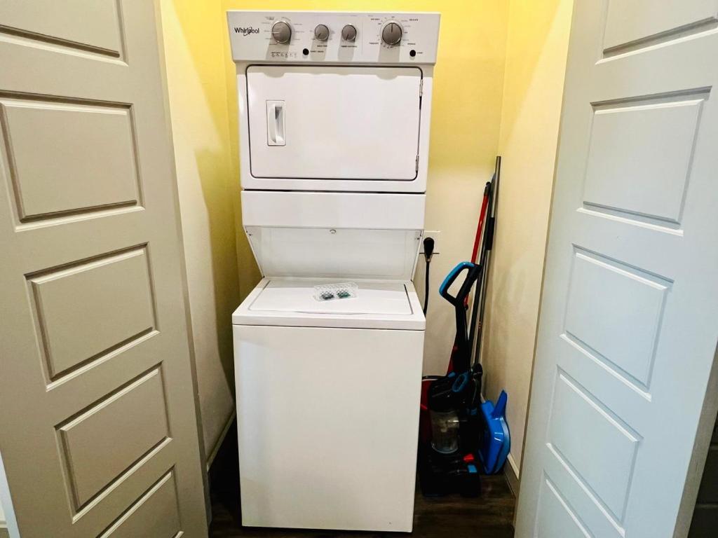 Downtown Apt Free Parking - Pool - Gym - Fully Kitchen Houston Ngoại thất bức ảnh