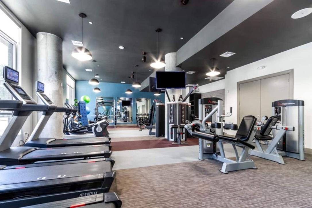 Downtown Apt Free Parking - Pool - Gym - Fully Kitchen Houston Ngoại thất bức ảnh