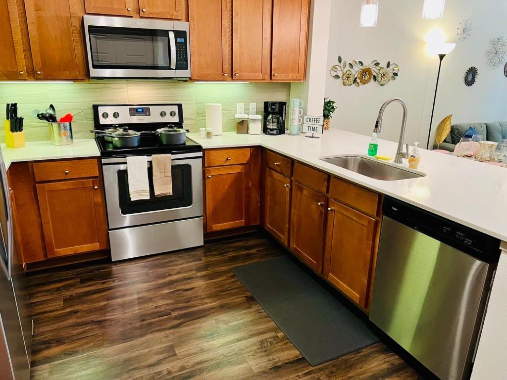 Downtown Apt Free Parking - Pool - Gym - Fully Kitchen Houston Ngoại thất bức ảnh