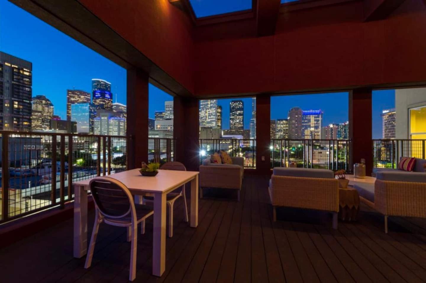 Downtown Apt Free Parking - Pool - Gym - Fully Kitchen Houston Ngoại thất bức ảnh