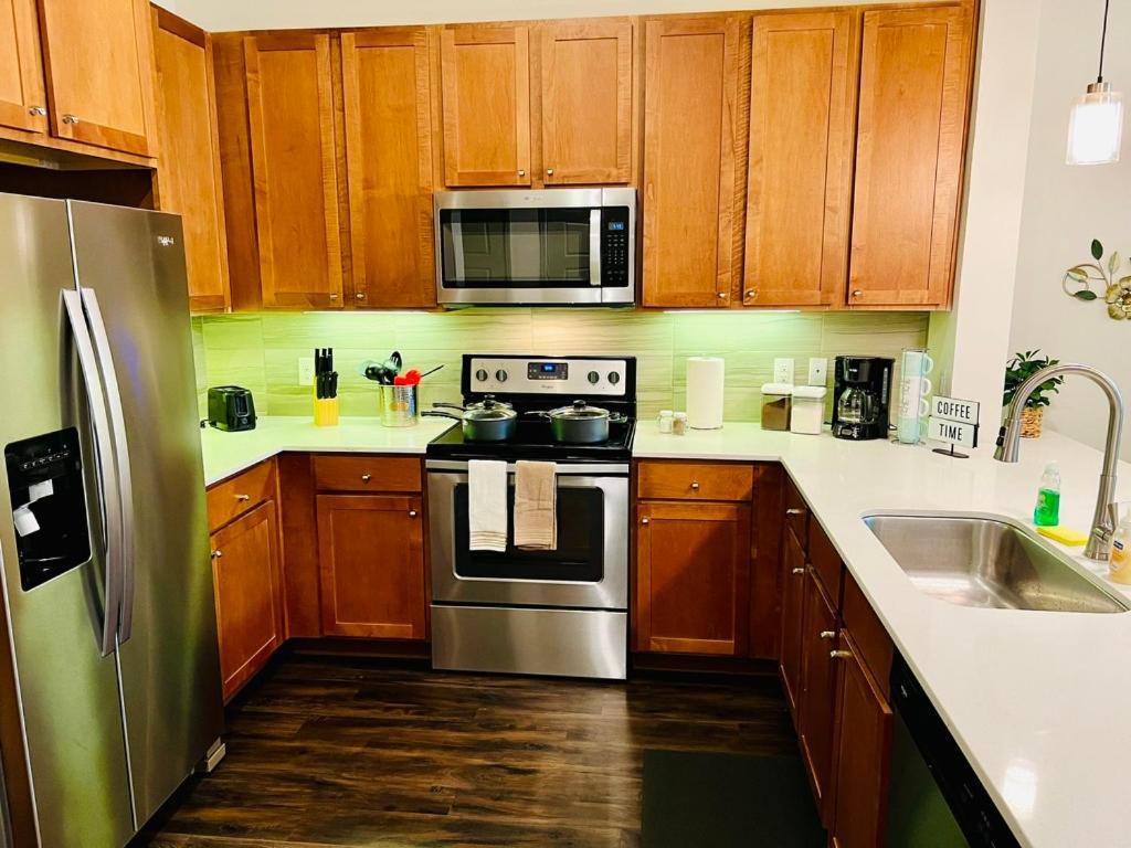 Downtown Apt Free Parking - Pool - Gym - Fully Kitchen Houston Ngoại thất bức ảnh